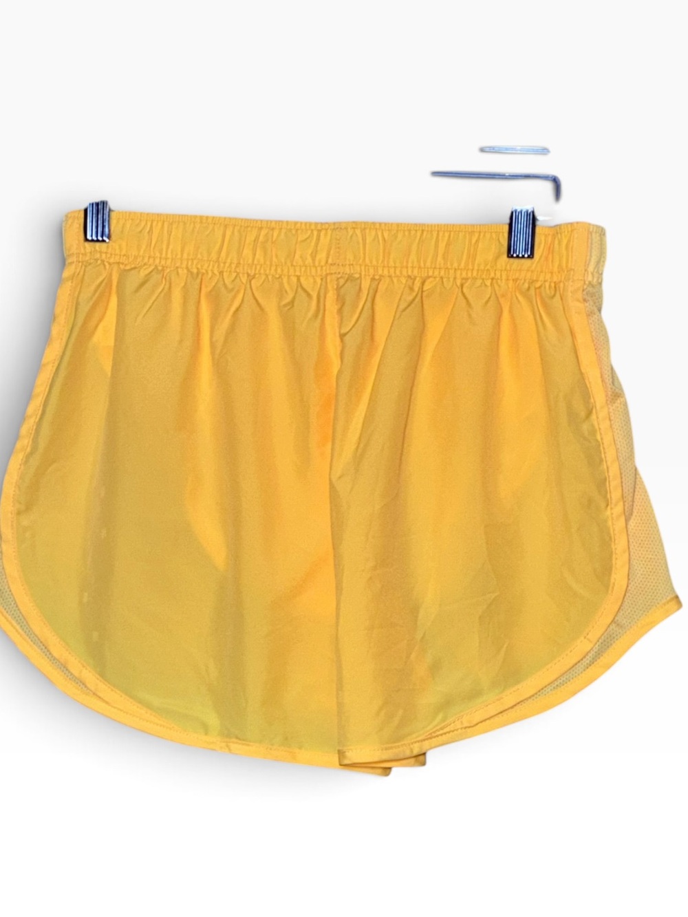 NEW NIKE WOMEN'S SHORTS TEMPO RUNNING ATHLETIC WORKOUT DRI-FIT IN WHEAT YELLOW - Picture 3 of 6